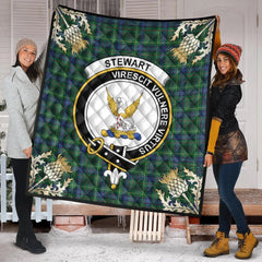 Stewart Hunting Modern Tartan Crest Premium Quilt - Gold Thistle Style