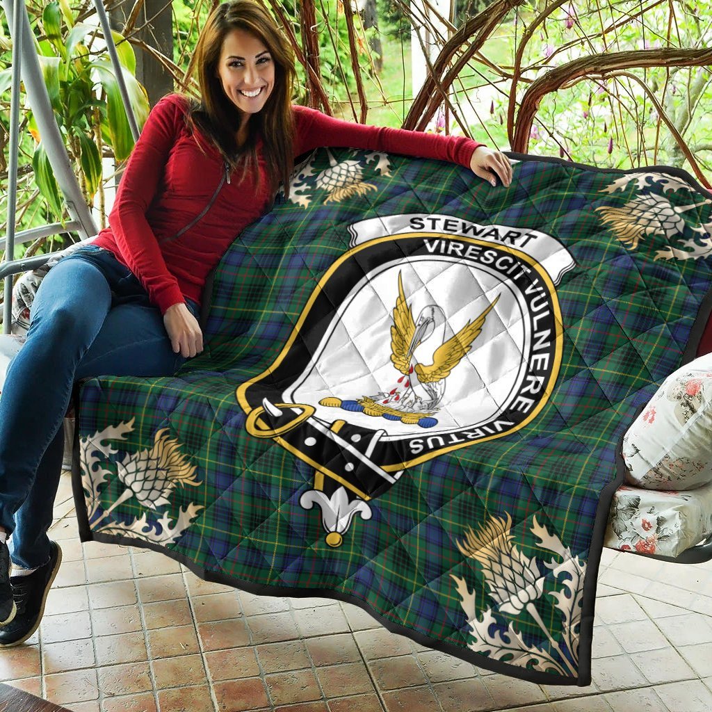 Stewart Hunting Modern Tartan Crest Premium Quilt - Gold Thistle Style