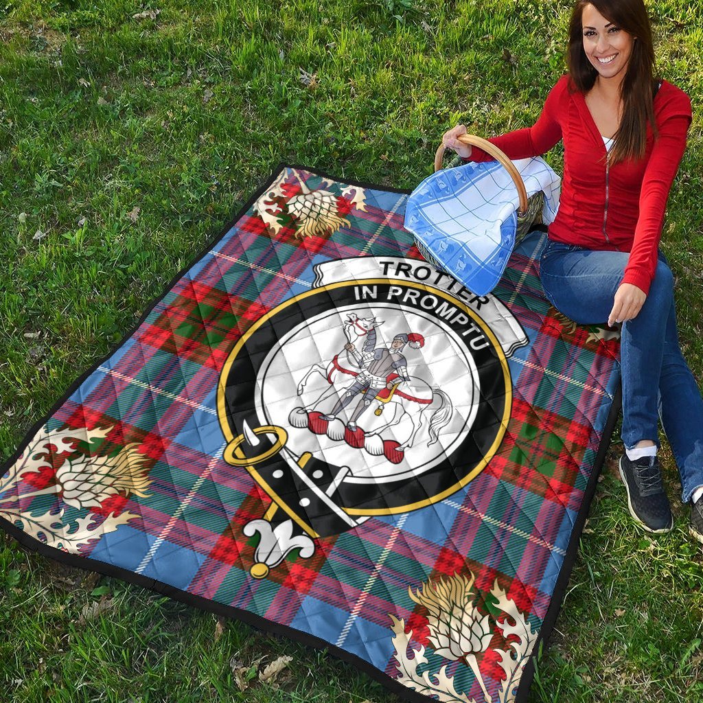 Trotter Tartan Crest Premium Quilt - Gold Thistle Style