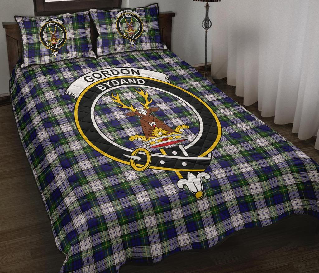 Gordon Dress Modern Tartan Crest Quilt Bed Set
