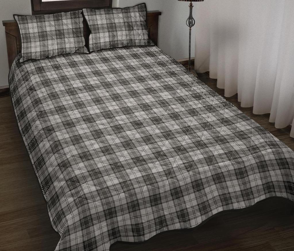 Douglas Grey Modern Tartan Quilt Bed Set