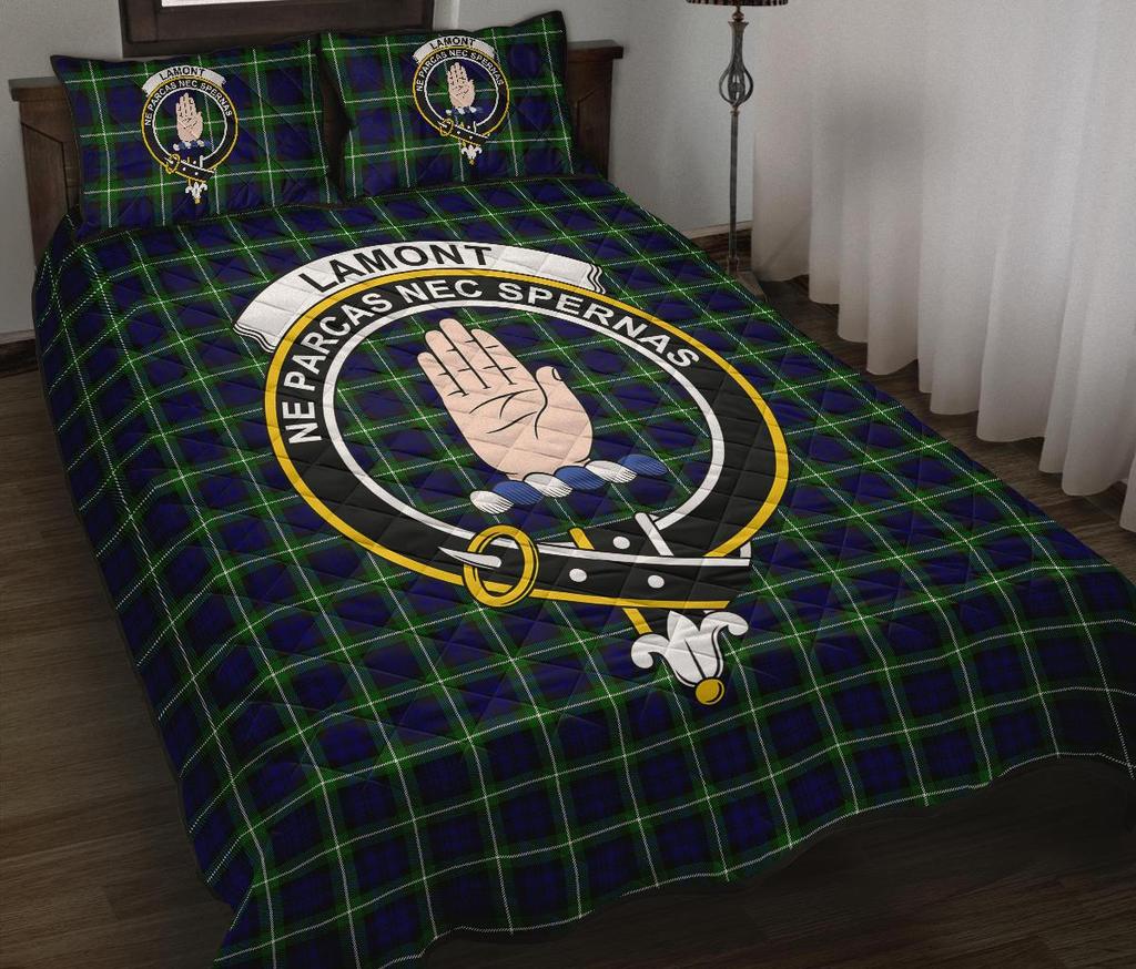 Lamont Modern Tartan Crest Quilt Bed Set