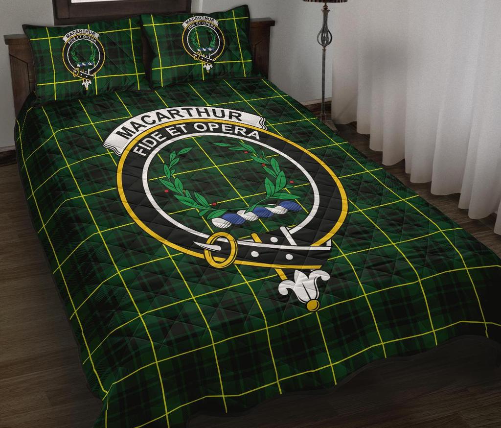 MacArthur Modern Tartan Crest Quilt Bed Set