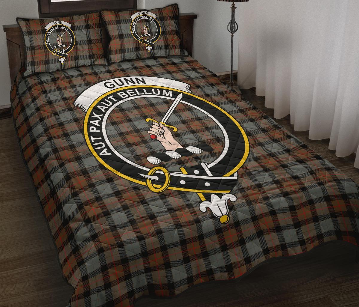Gunn Weathered Tartan Crest Quilt Bed Set