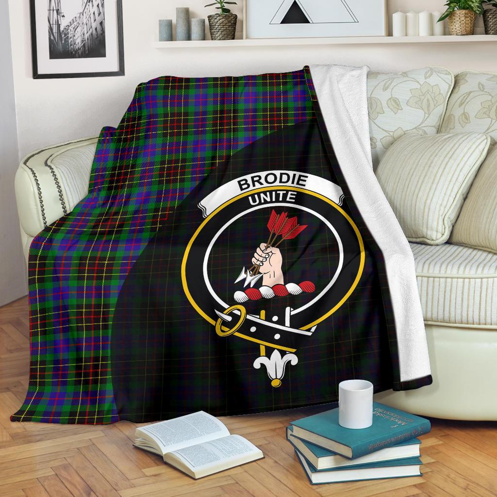 Brodie Hunting Modern Tartan Crest Blanket Wave Style