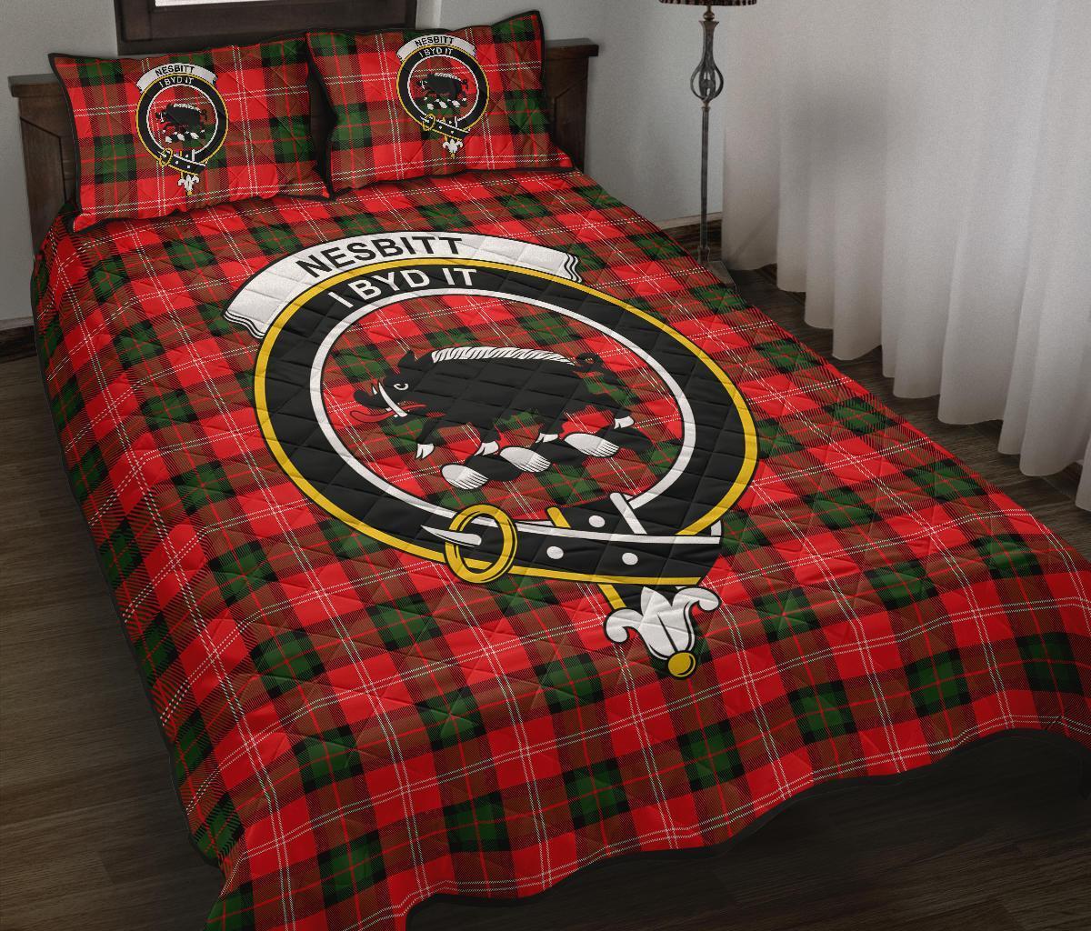 Nesbitt Modern Tartan Crest Quilt Bed Set