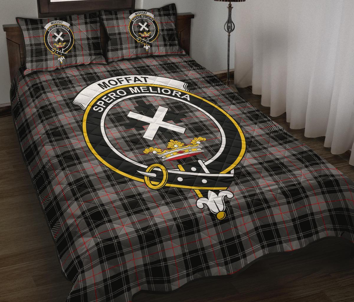 Moffat Modern Tartan Crest Quilt Bed Set