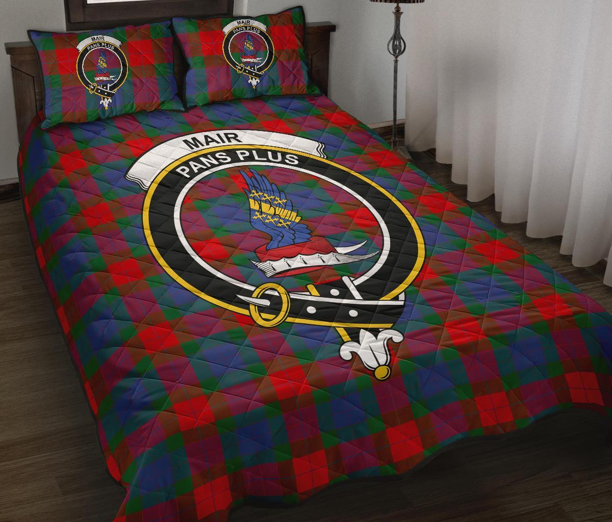 Mar Tartan Crest Quilt Bed Set