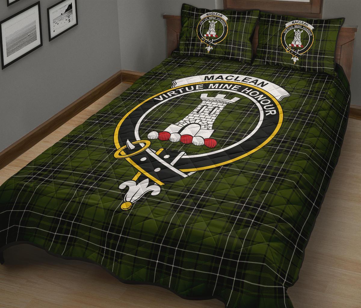 MacLean Hunting Tartan Crest Quilt Bed Set