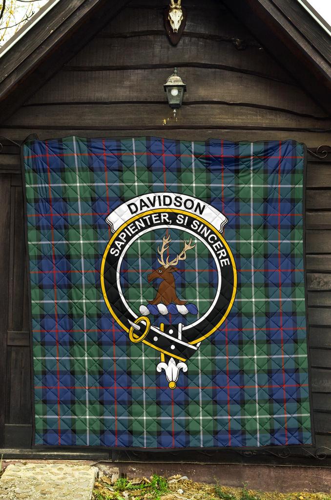 Davidson of Tulloch Tartan Crest Quilt