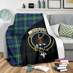 Davidson of Tulloch Tartan Crest Blanket Wave Style