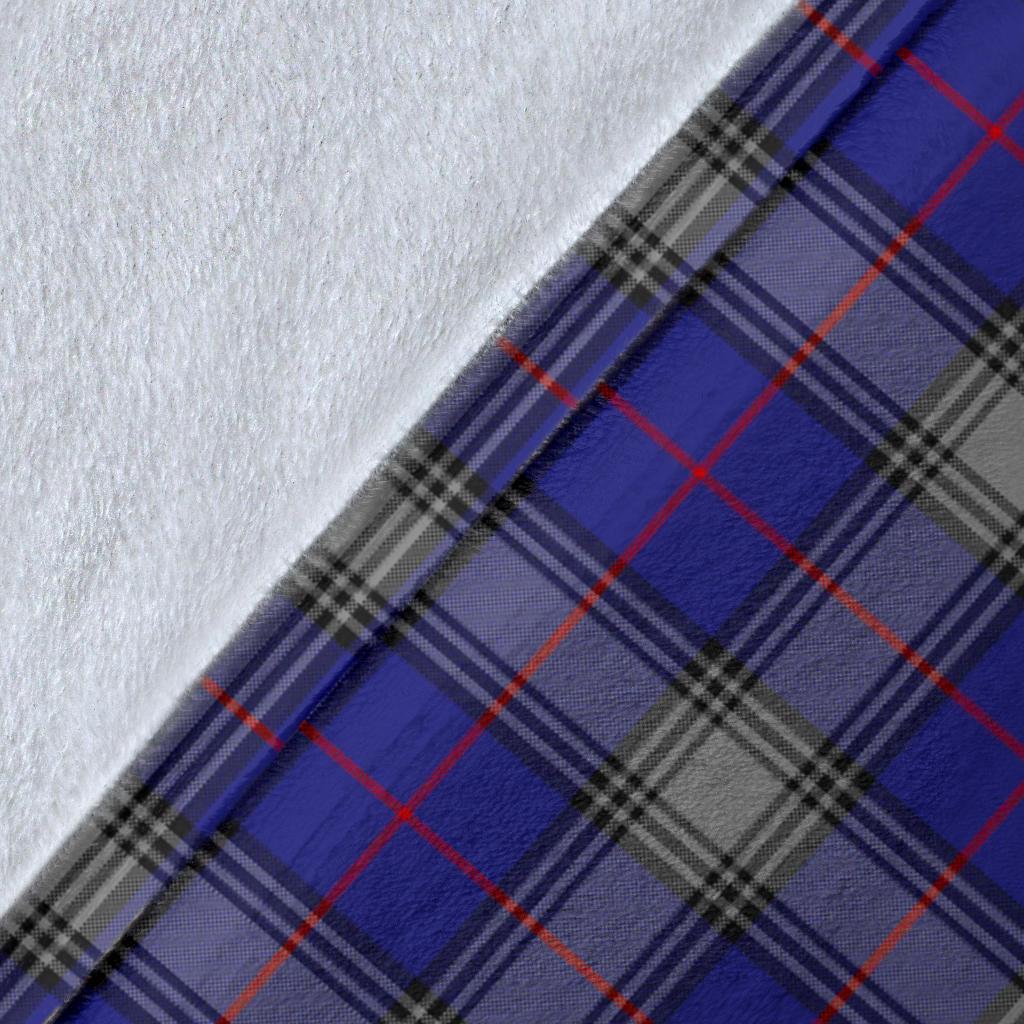 Kinnaird Tartan Crest Blanket Wave Style
