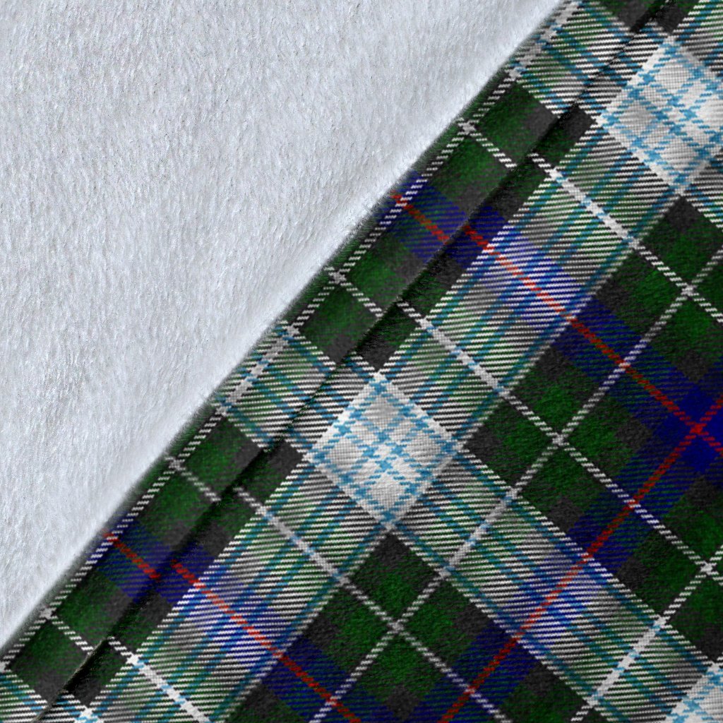 MacKenzie Tartan Crest Blanket Wave Style