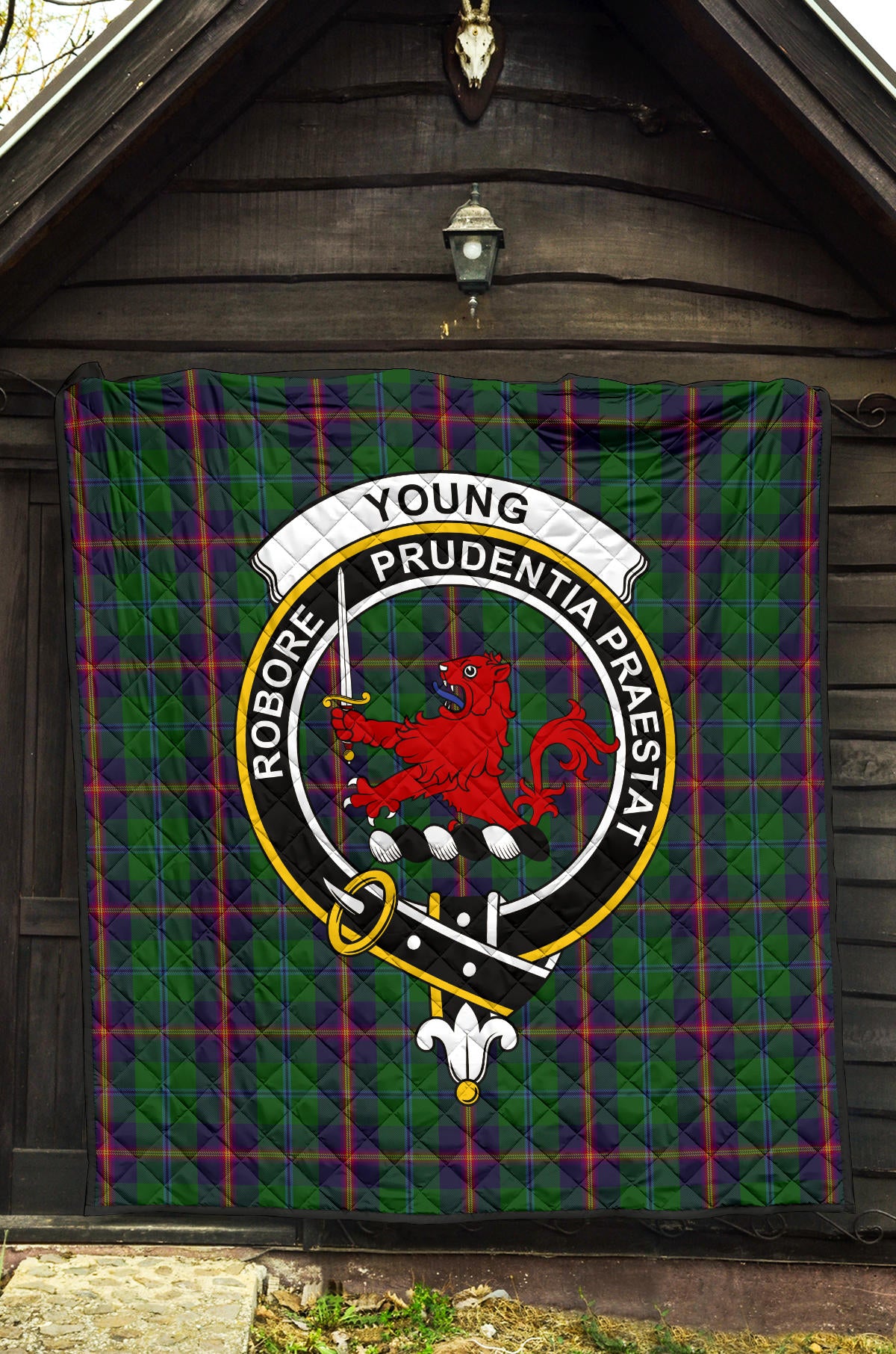 Young Tartan Crest Quilt - SP