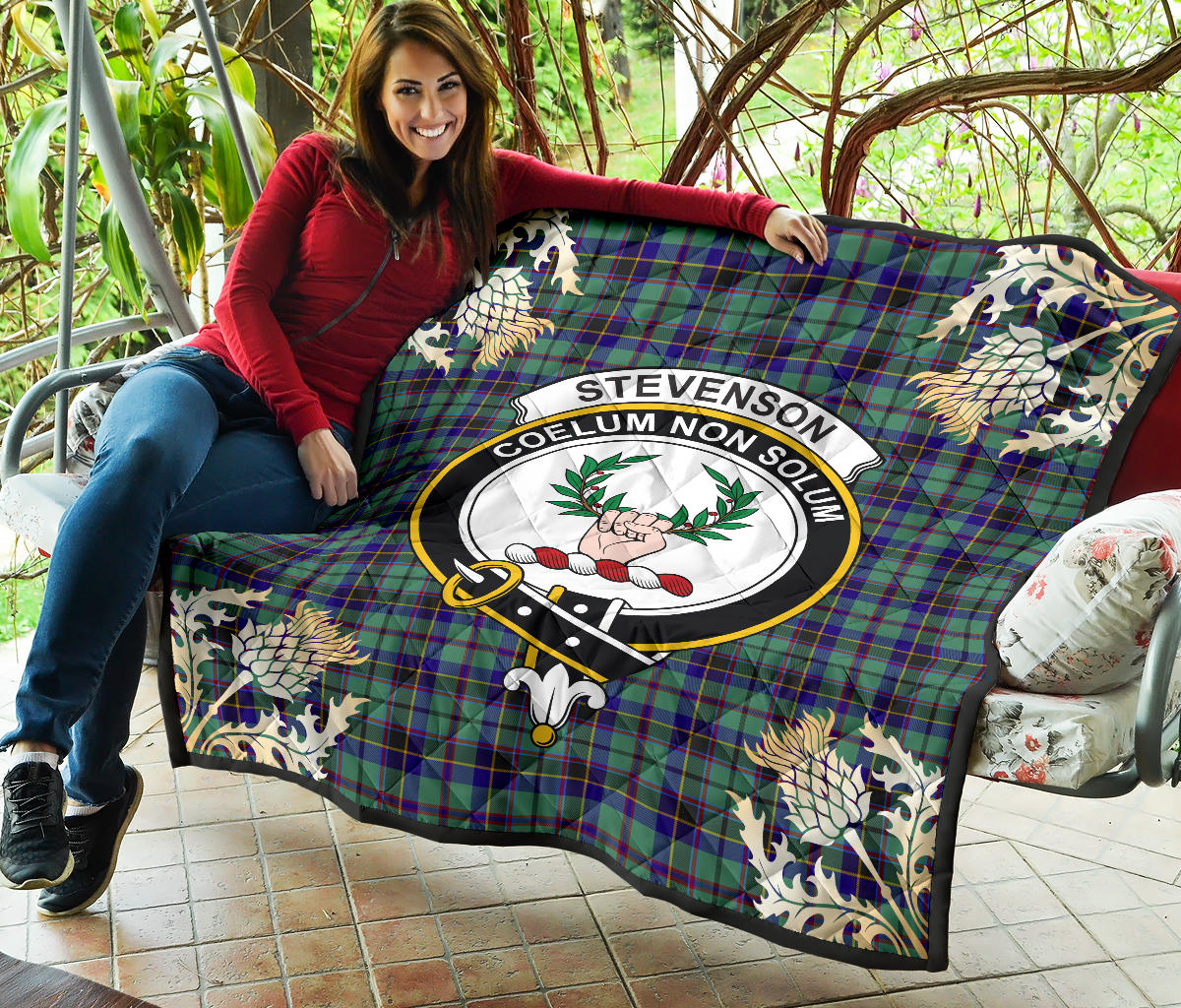 Stevenson Tartan Crest Premium Quilt - Gold Thistle Style SP